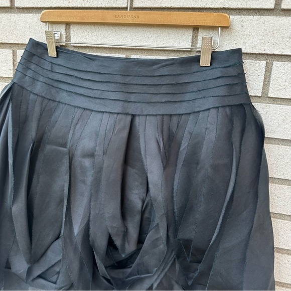 Teri Jon Black Silk Textured Mini Skirt Architectural Structure Statement Piece - Picture 2 of 7